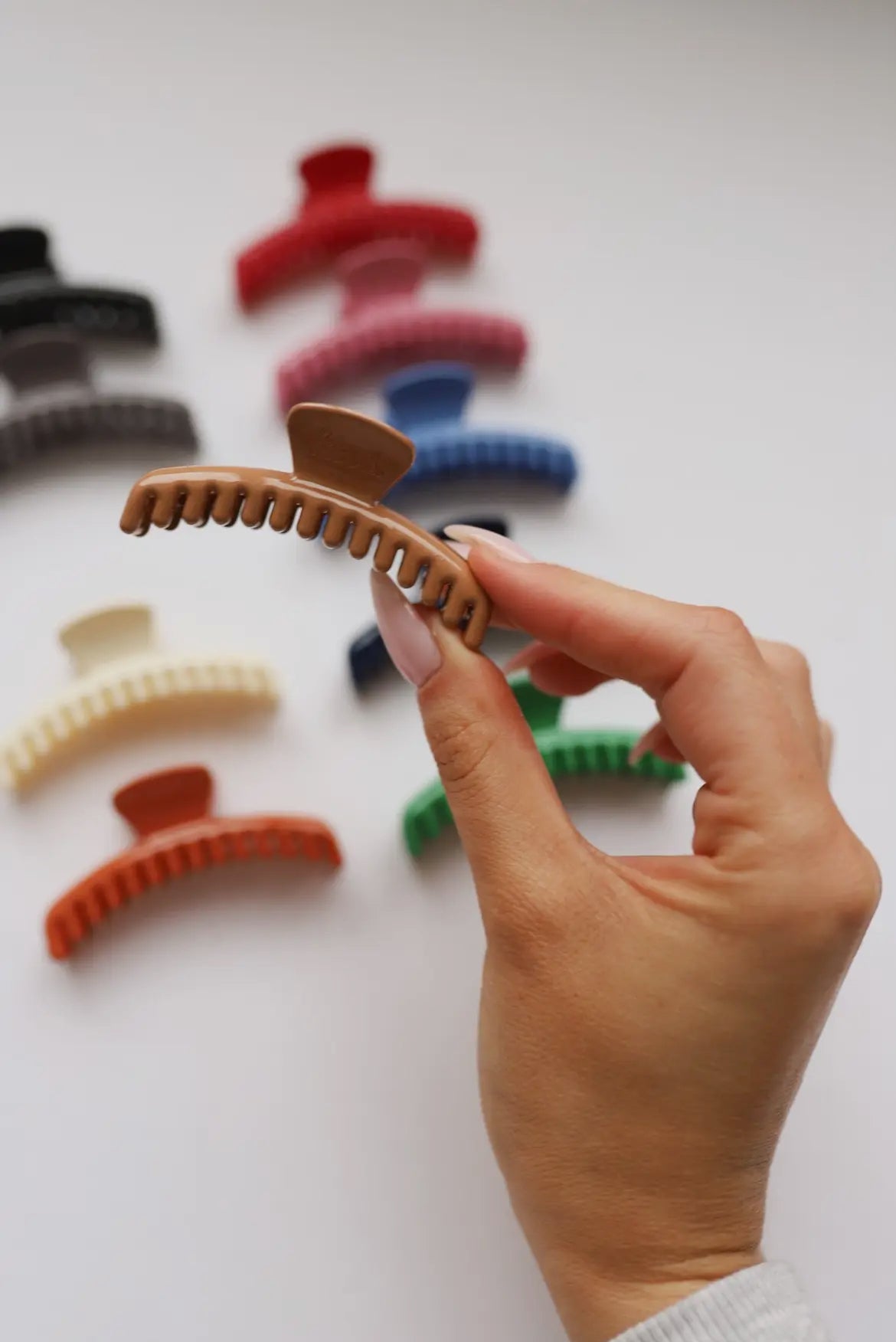 The Hold Everything Claw Clip - MINI
