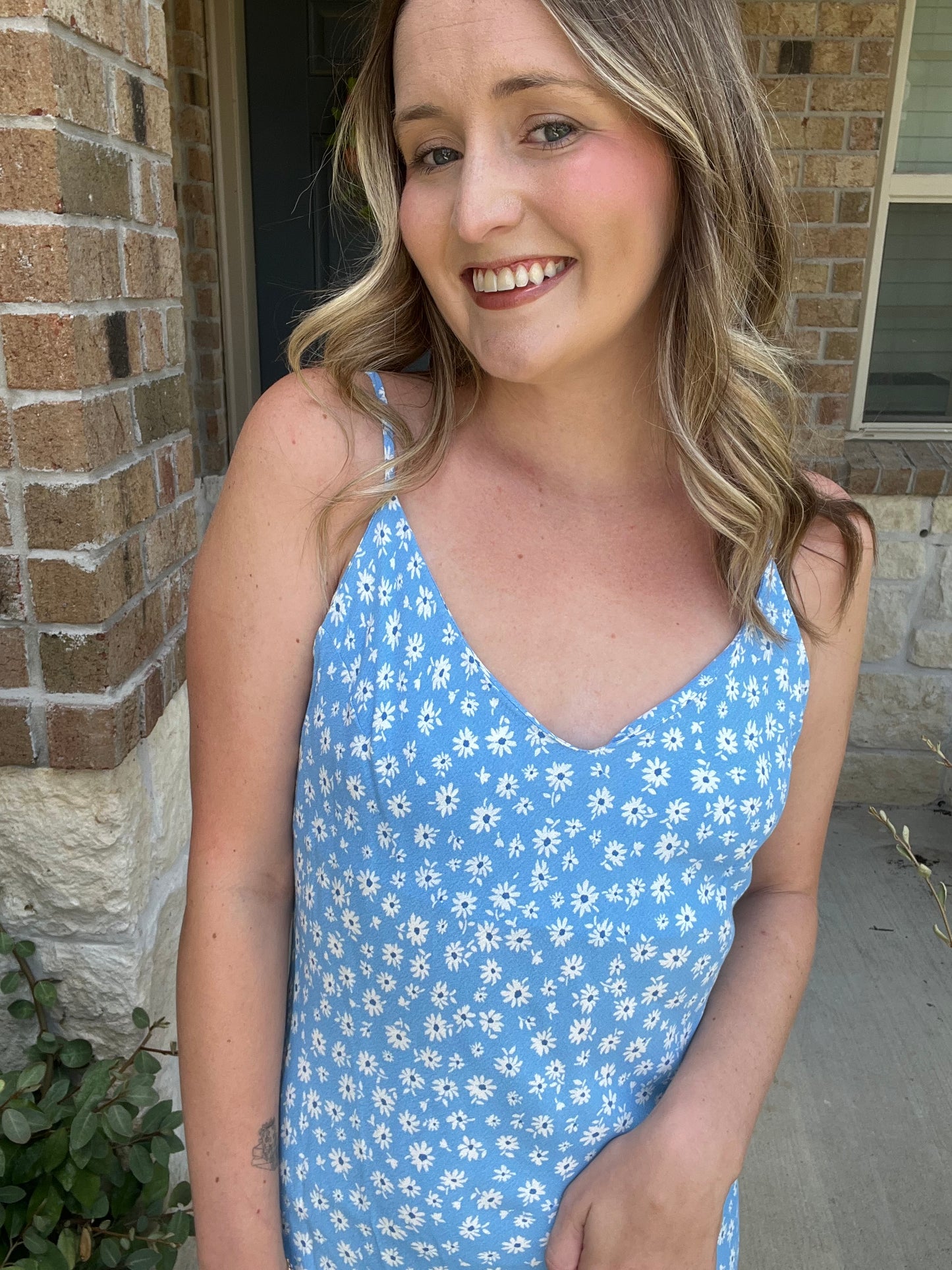 Light Blue Daisy Sleeveless Side Slit Midi Dress