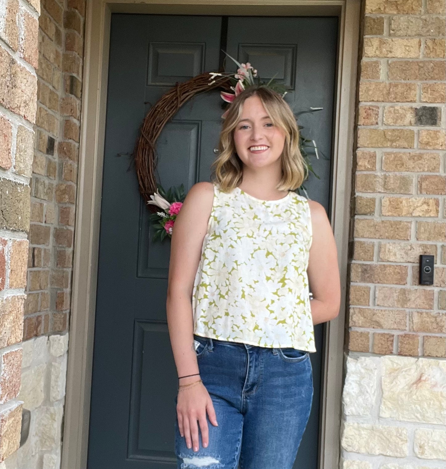 Kiwi Daisy Floral Linen Sleeveless Top