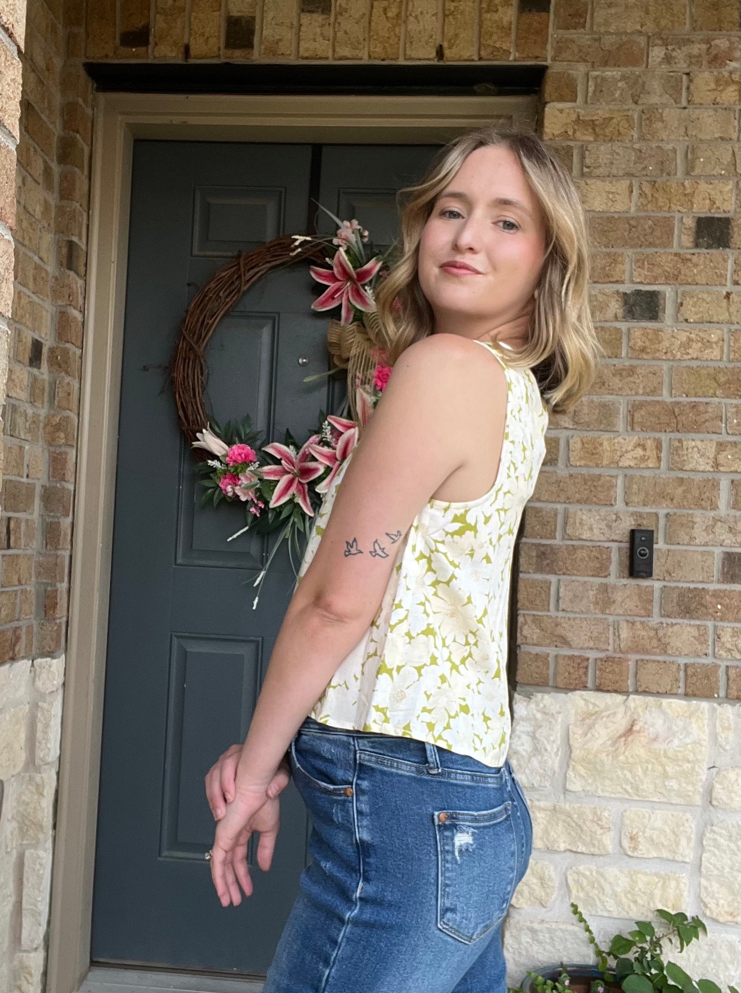 Kiwi Daisy Floral Linen Sleeveless Top