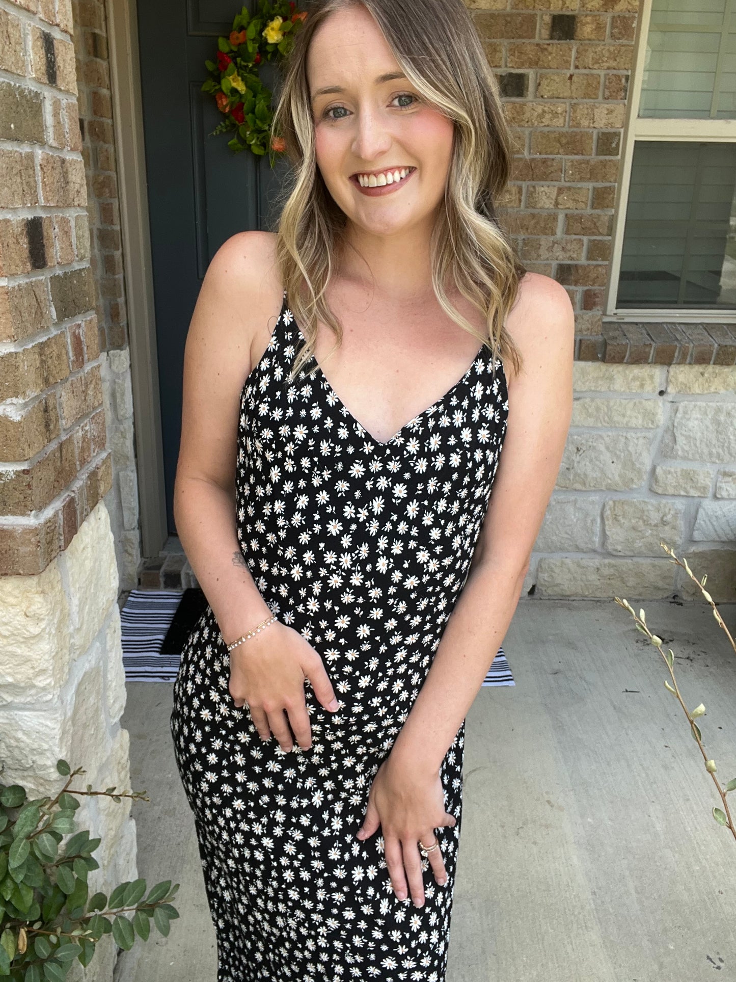 Black Daisy Sleeveless Side Slit Midi Dress