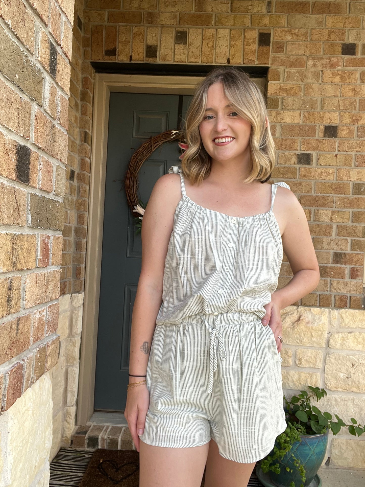 Black and Ivory Mojave Easy Shorts with Pockets