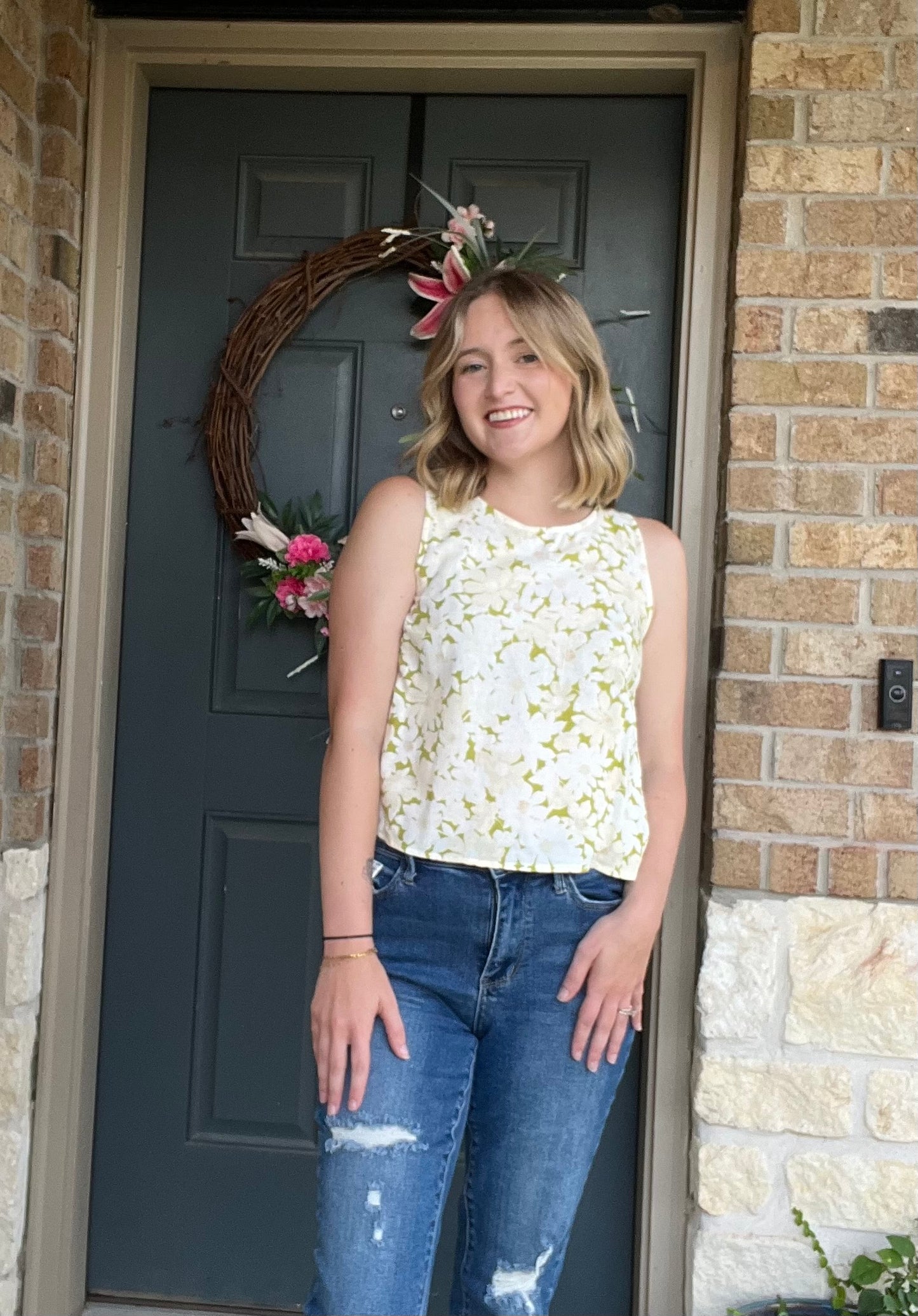 Kiwi Daisy Floral Linen Sleeveless Top