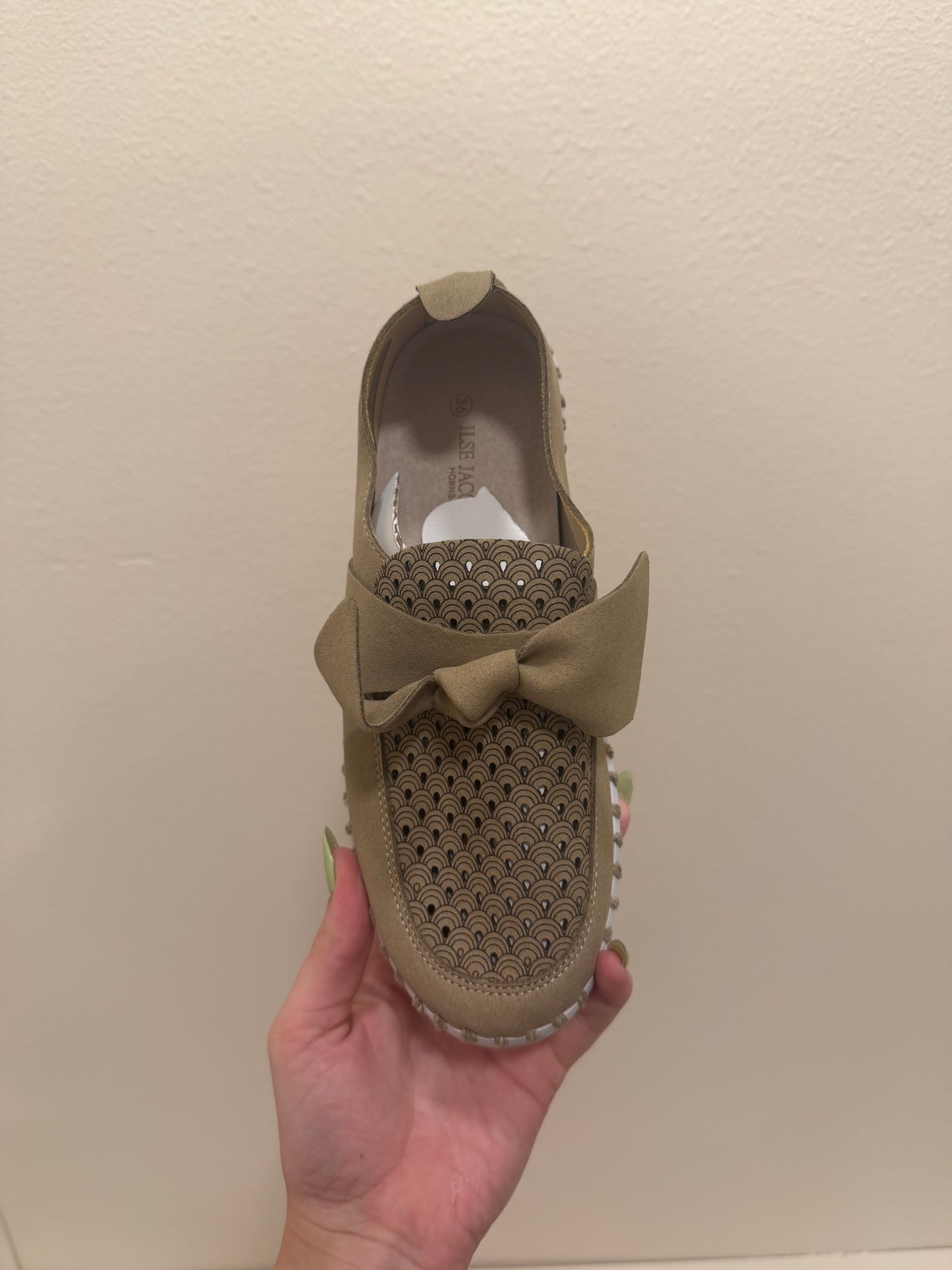 The Tulip Bow Loafer - Coriander