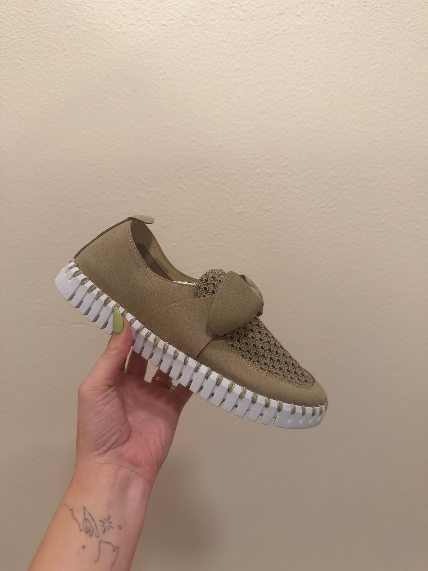 The Tulip Bow Loafer - Coriander