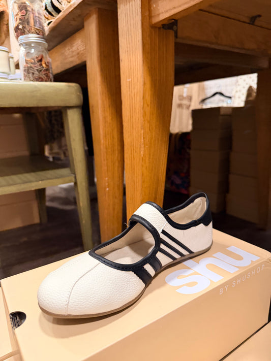 The Peyton MJ Slip On - Black and White