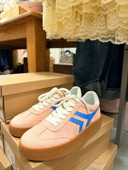 The Nova Sneaker - Pink
