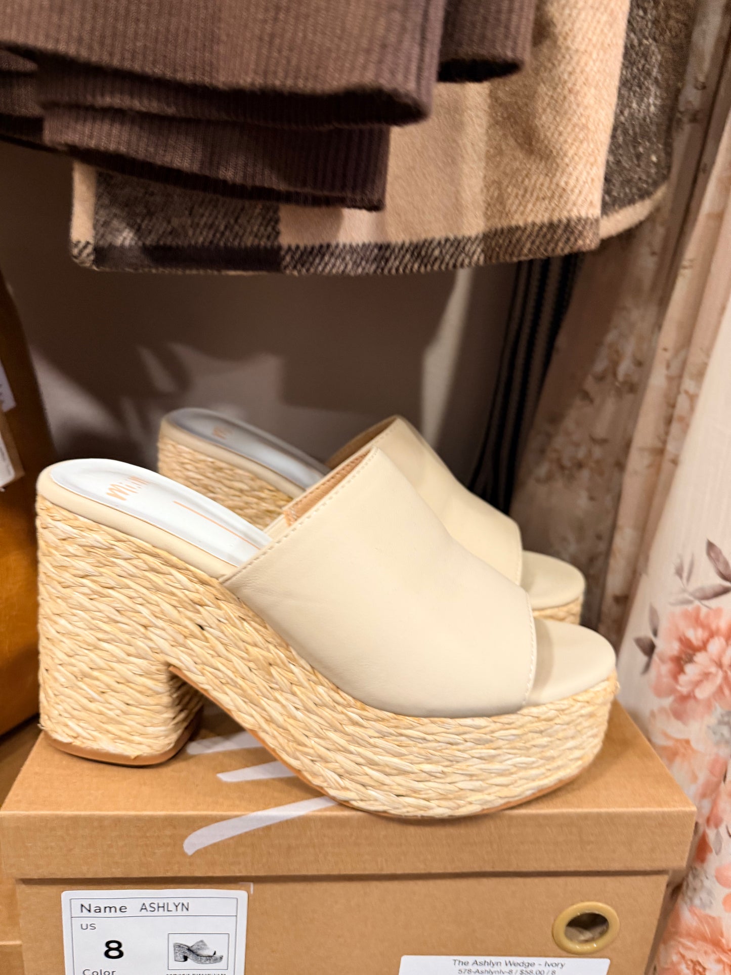 The Ashlyn Wedge - Ivory