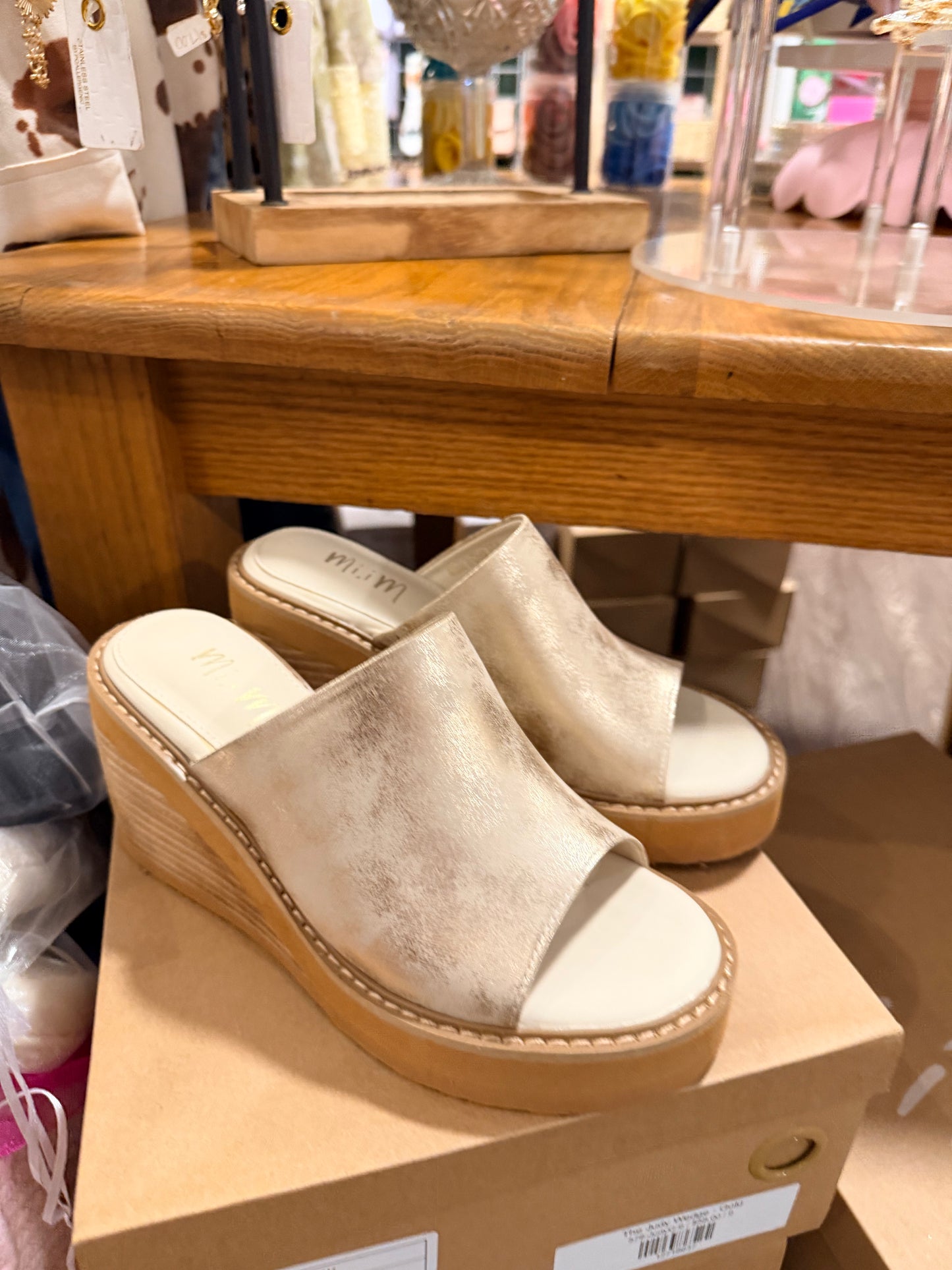 The Judy Wedge - Gold